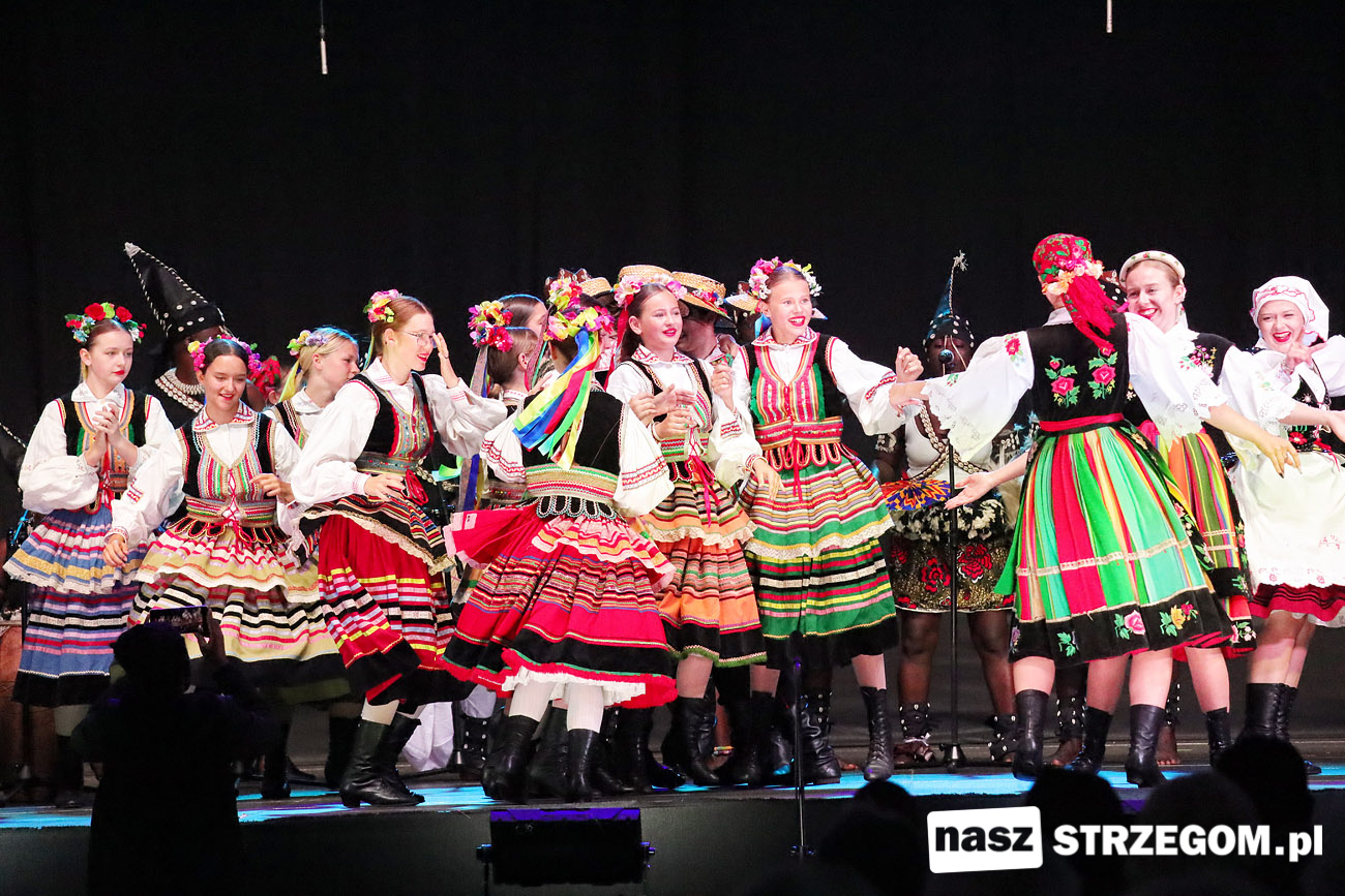 Wielonarodowy taniec na scenie zwieńczył koncert 